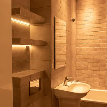 Duzy W Mieszkaniu Wspolnym Z Balkonem I Miejscem Parkingowym Homestay szállás Gdańsk