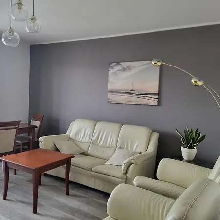 Duzy W Mieszkaniu Wspolnym Z Balkonem I Miejscem Parkingowym Homestay szállás Gdańsk