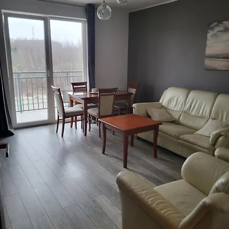 Duzy W Mieszkaniu Wspolnym Z Balkonem I Miejscem Parkingowym Dla Goscia